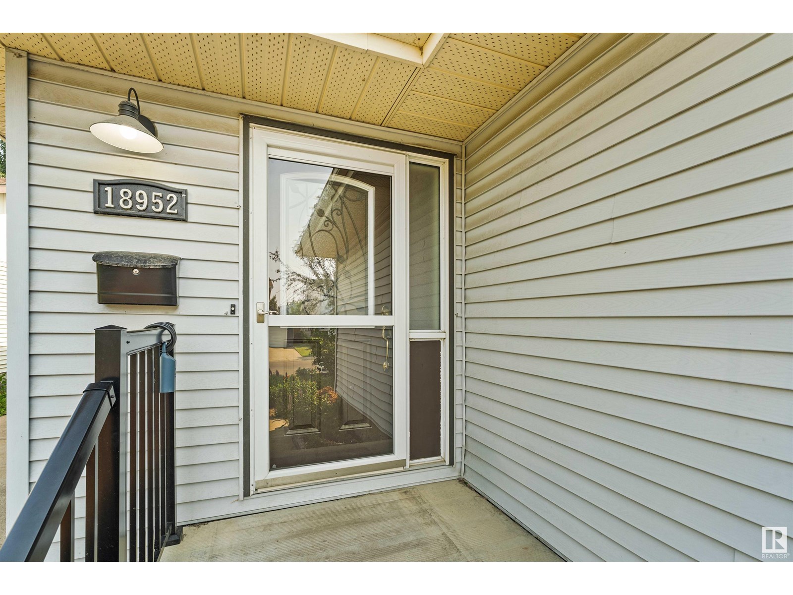 18952 82 Av Nw, Edmonton, Alberta  T5T 5C6 - Photo 3 - E4441823