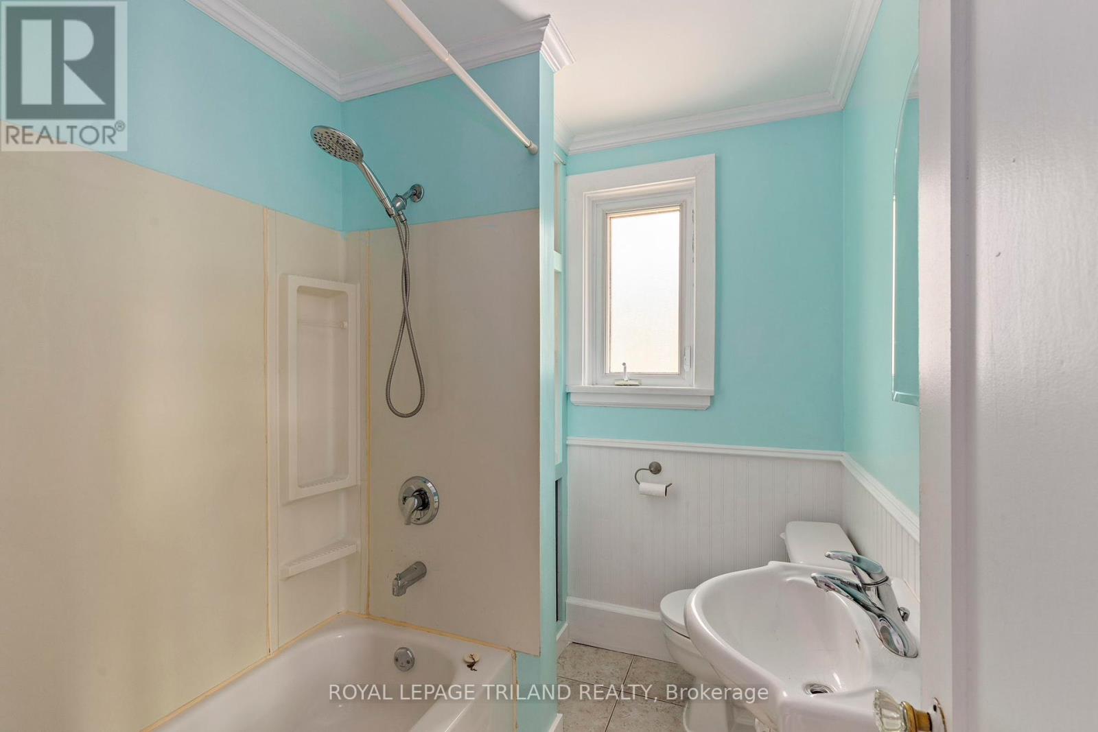 1069 Hamilton Road, London East, Ontario  N5W 1A7 - Photo 17 - X12214538