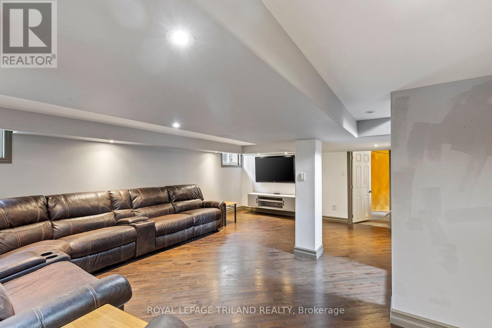 1069 Hamilton Road, London East, Ontario  N5W 1A7 - Photo 19 - X12214538