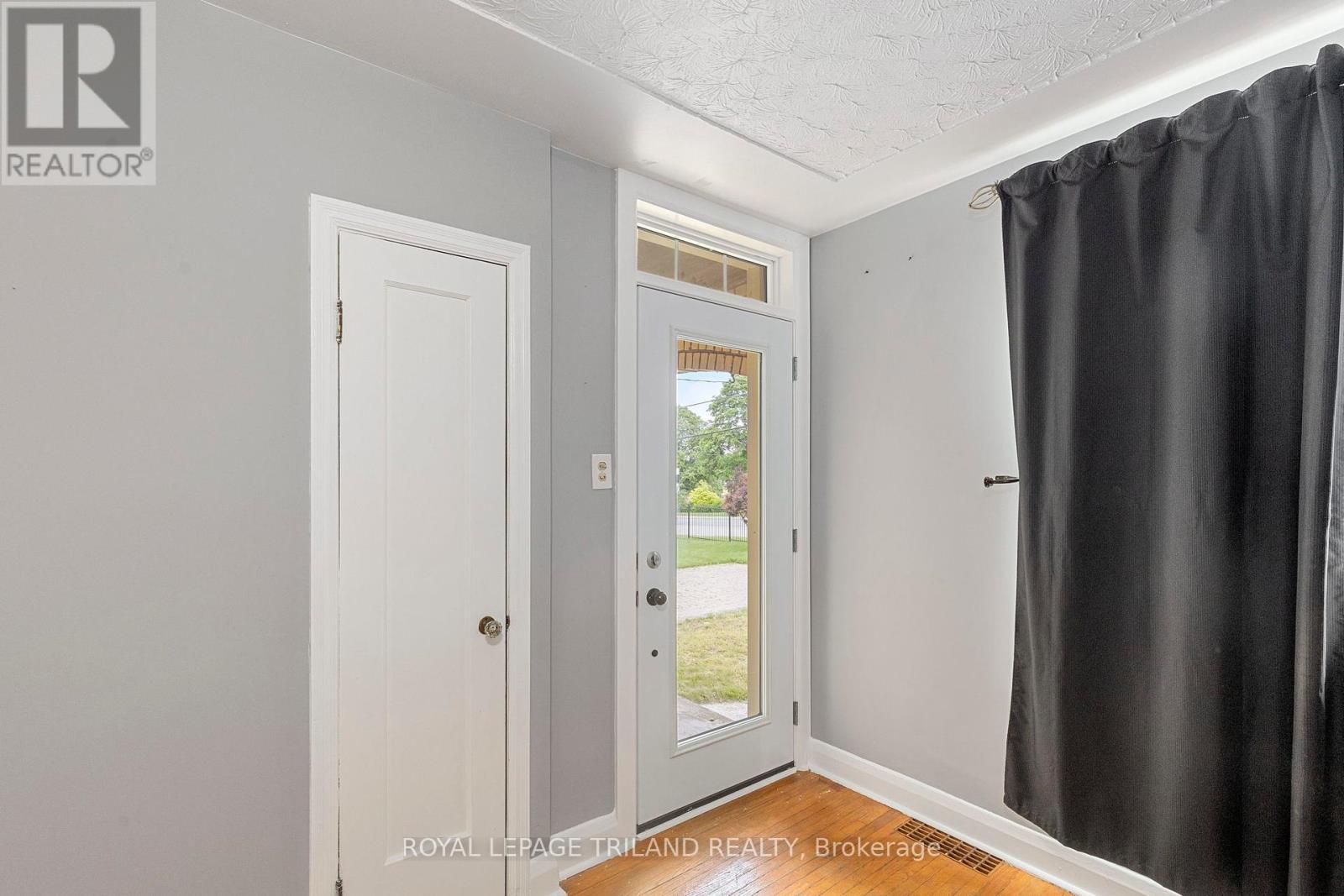 1069 Hamilton Road, London East, Ontario  N5W 1A7 - Photo 8 - X12214538