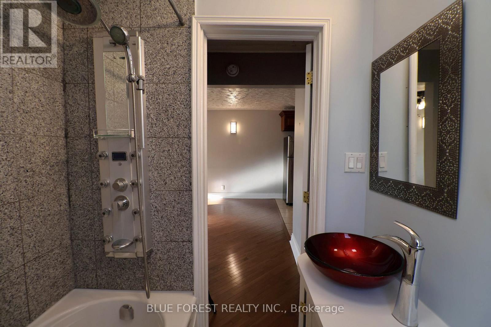 294 Wharncliffe Road S, London South, Ontario  N6J 2L5 - Photo 11 - X12214549
