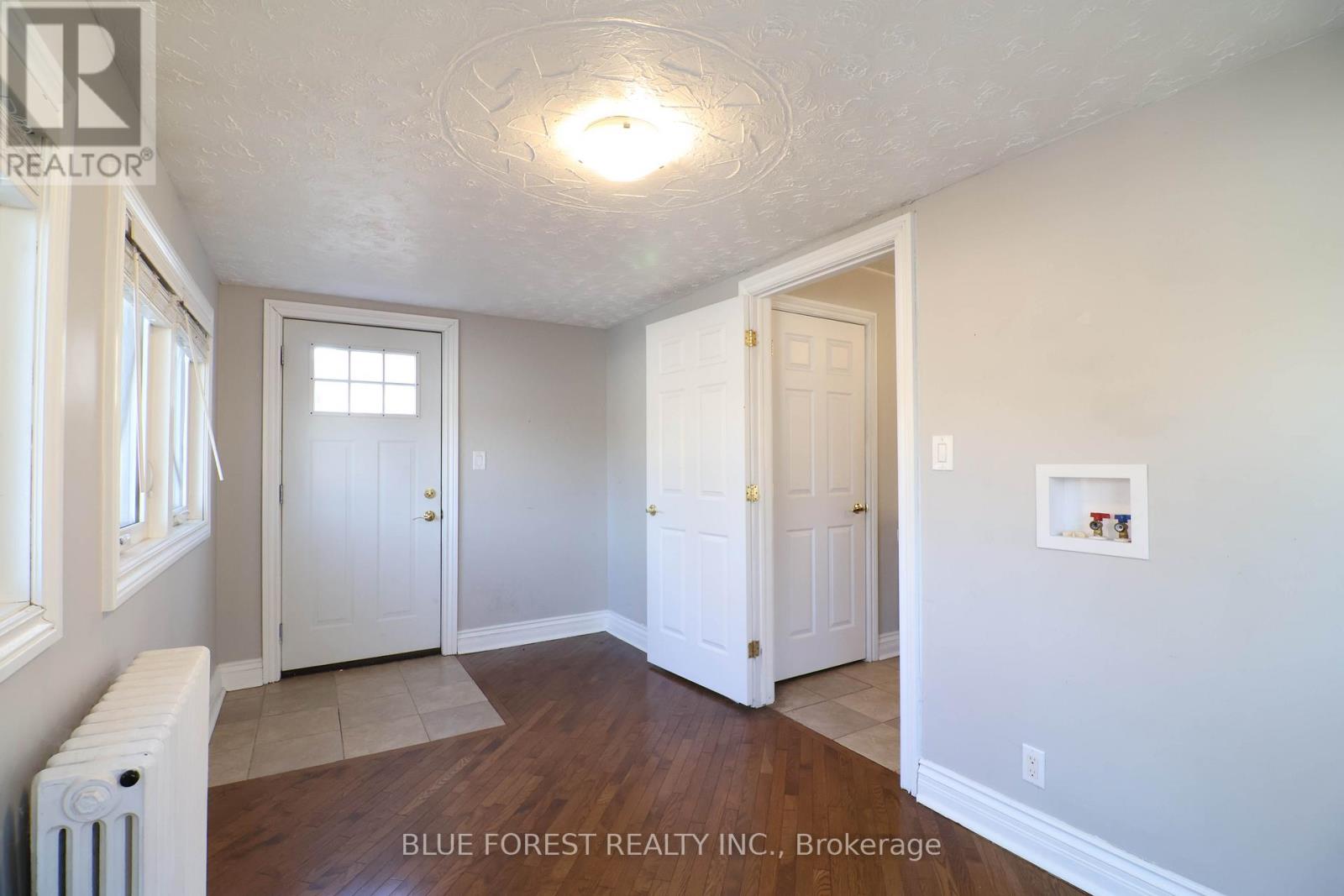 294 Wharncliffe Road S, London South, Ontario  N6J 2L5 - Photo 17 - X12214549