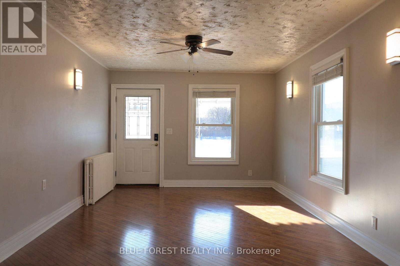 294 Wharncliffe Road S, London South, Ontario  N6J 2L5 - Photo 2 - X12214549