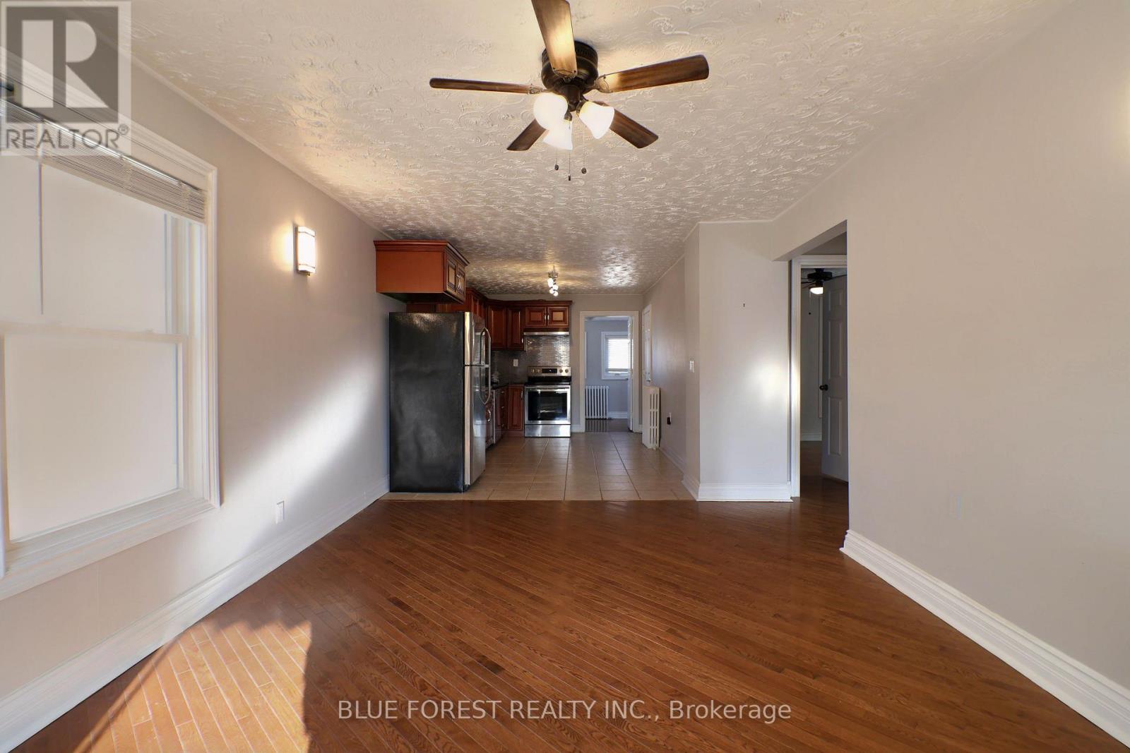 294 Wharncliffe Road S, London South, Ontario  N6J 2L5 - Photo 4 - X12214549