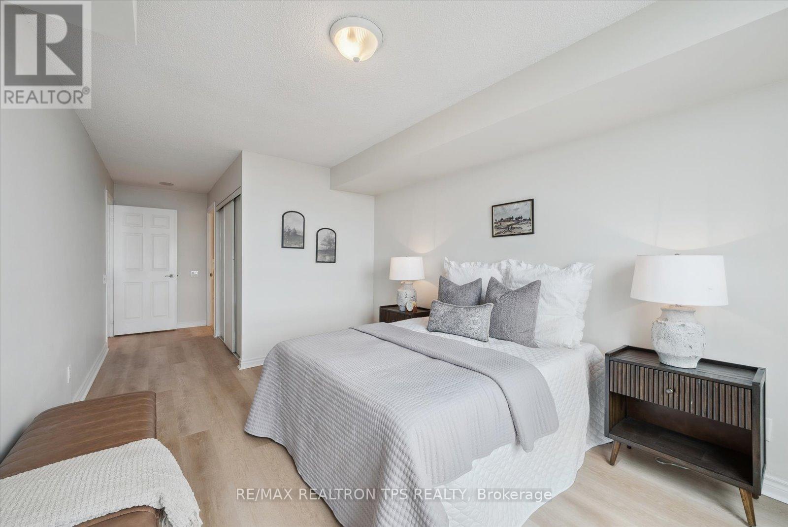 2402 - 61 Town Centre Court, Toronto, Ontario  M1P 5C5 - Photo 17 - E12213158