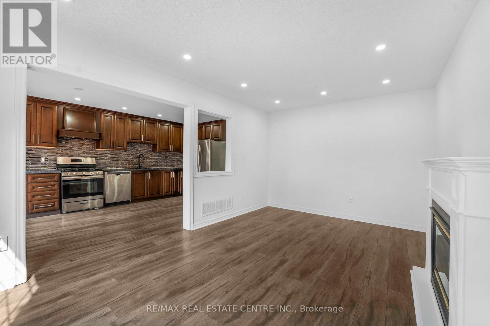 40 Octillo Boulevard, Brampton, Ontario  L6R 2P6 - Photo 8 - W12206384