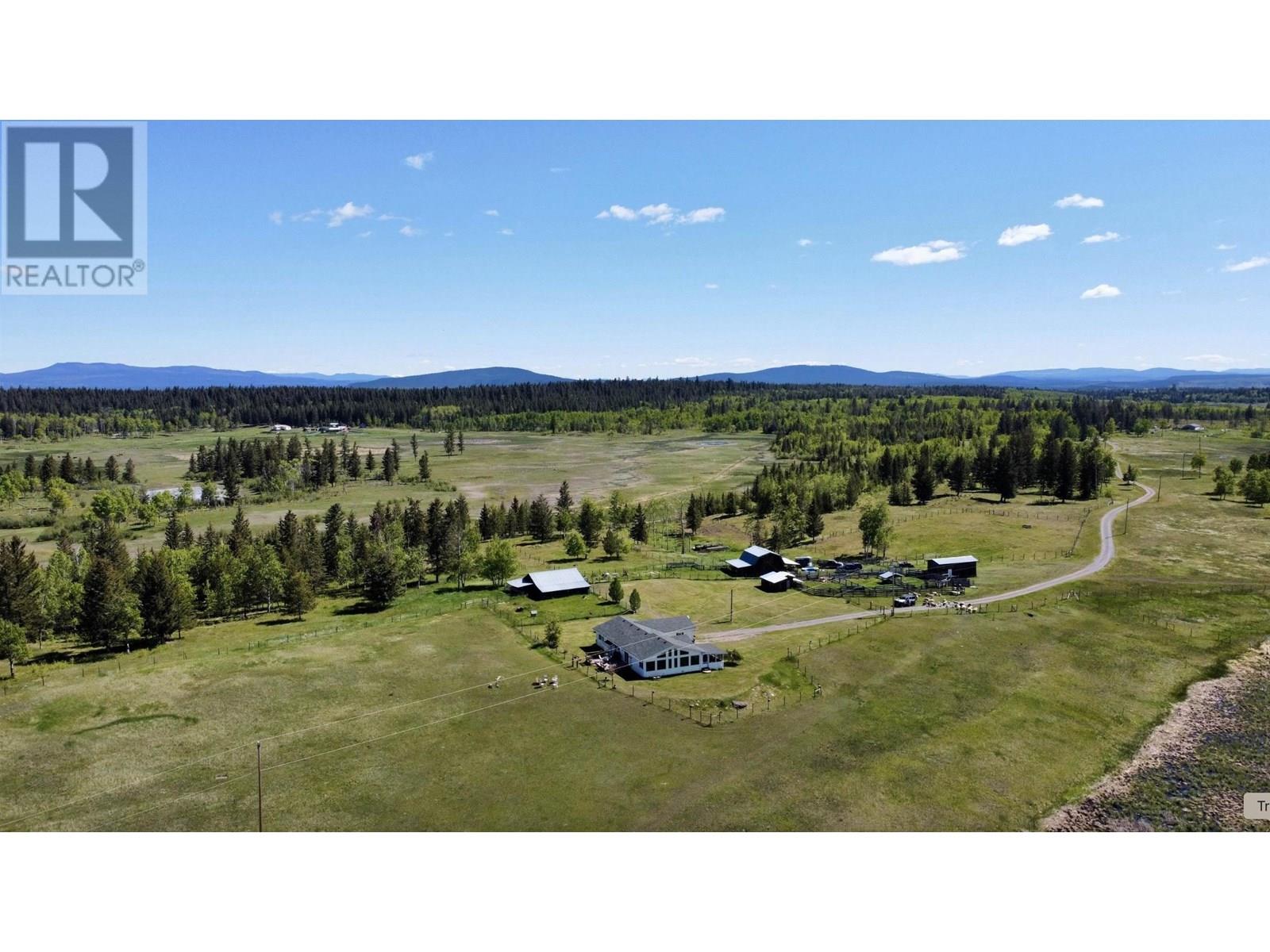 5028 ABEL LAKE ROAD, 100 Mile House, British Columbia