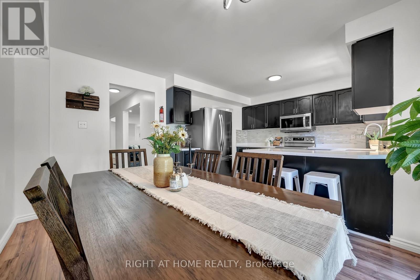 6 Beadle Drive, Ajax, Ontario  L1S 7N9 - Photo 6 - E12213341