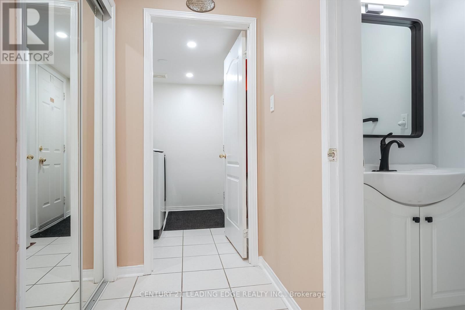 14 Galveston Crescent, Brampton, Ontario  L7A 3R7 - Photo 11 - W12183399