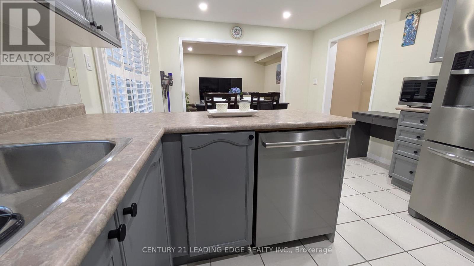14 Galveston Crescent, Brampton, Ontario  L7A 3R7 - Photo 19 - W12183399