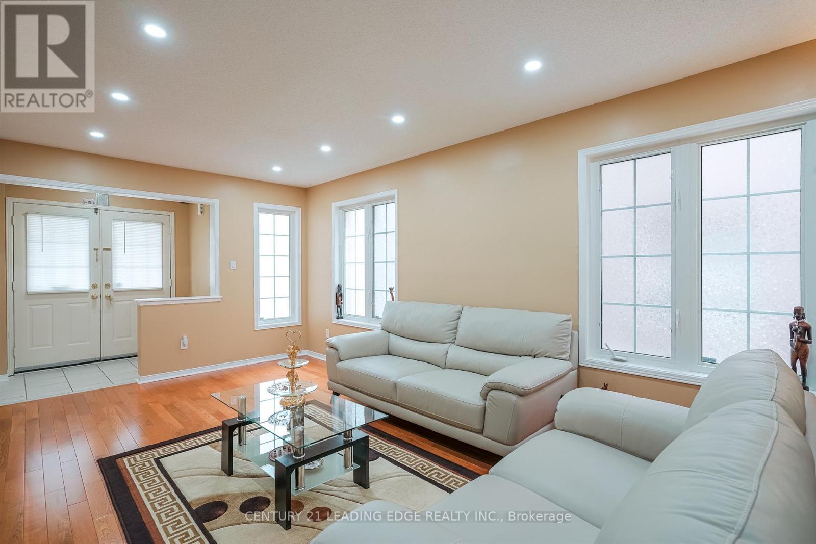 14 Galveston Crescent, Brampton, Ontario  L7A 3R7 - Photo 9 - W12183399