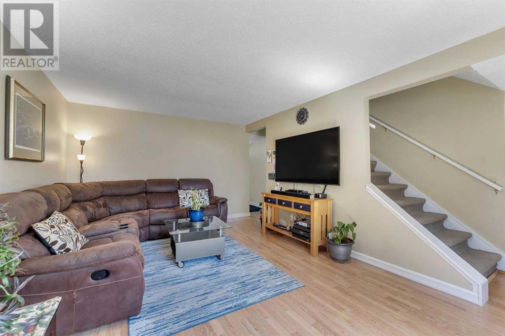 140 Rundlecairn Road Ne, Calgary, Alberta  T1Y 2X5 - Photo 4 - A2218947