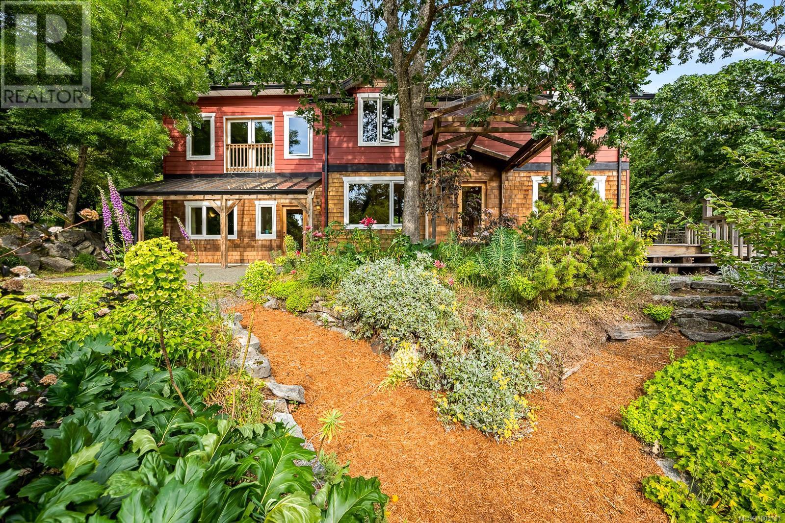 332 King Rd, Comox, British Columbia