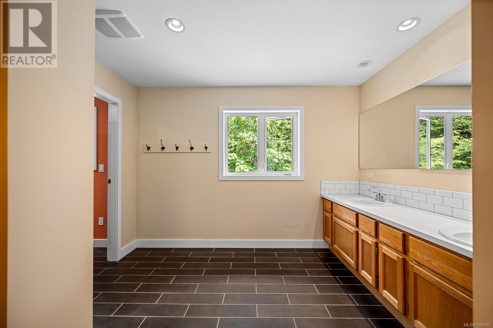 332 King Rd, Comox, British Columbia  V9M 3L8 - Photo 28 - 1003101