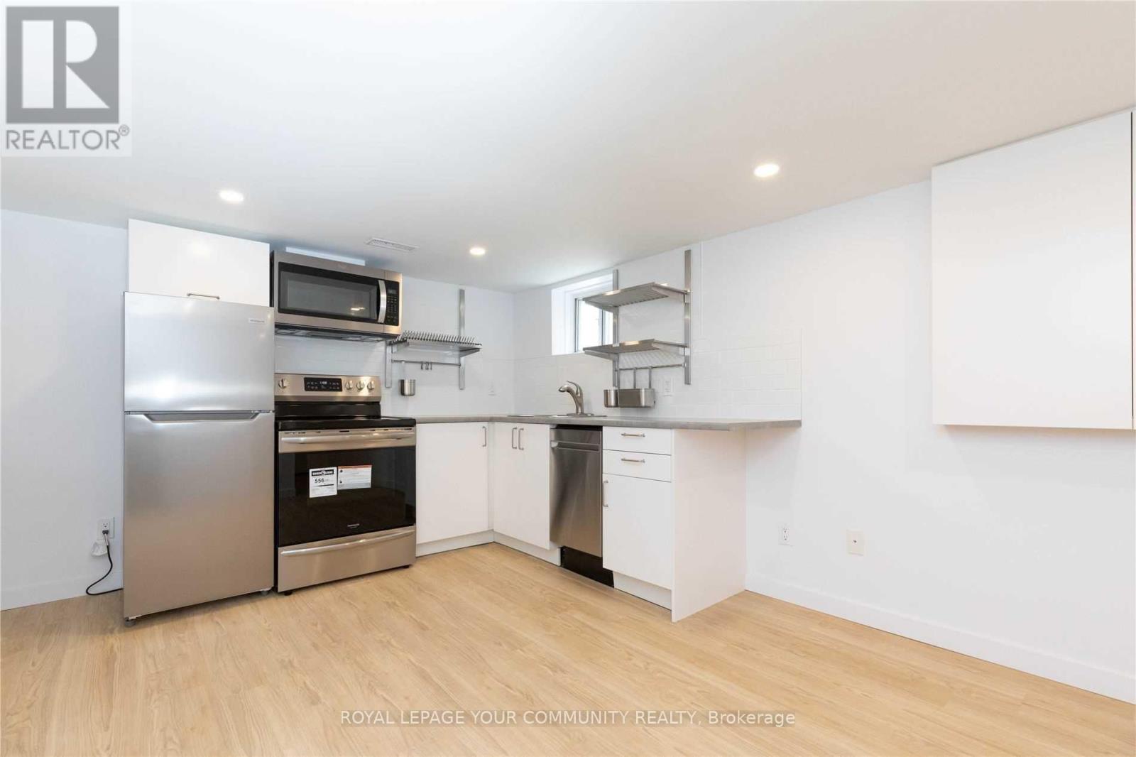 LOWER - 1370 WOODBINE AVENUE, toronto (east york), Ontario