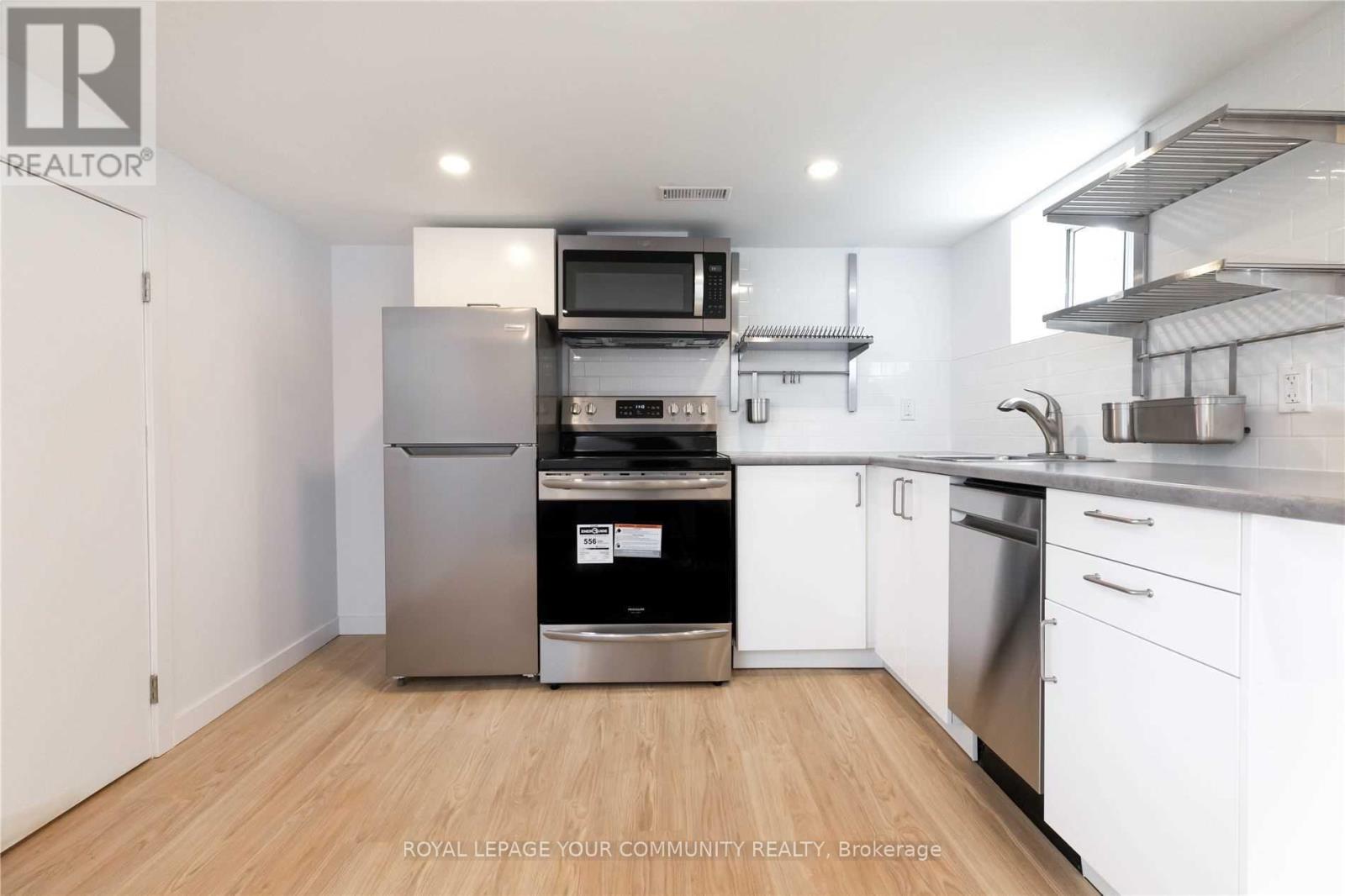 Lower - 1370 Woodbine Avenue, Toronto (East York), Ontario  M4C 4G5 - Photo 3 - E12214550