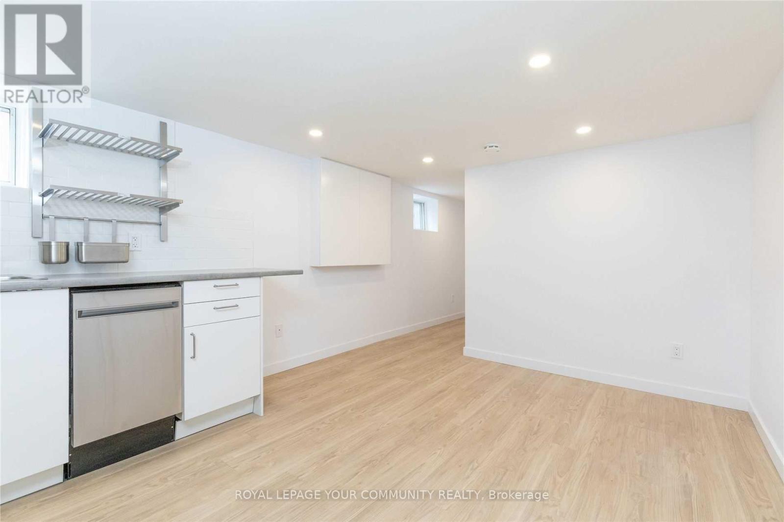 Lower - 1370 Woodbine Avenue, Toronto (East York), Ontario  M4C 4G5 - Photo 4 - E12214550