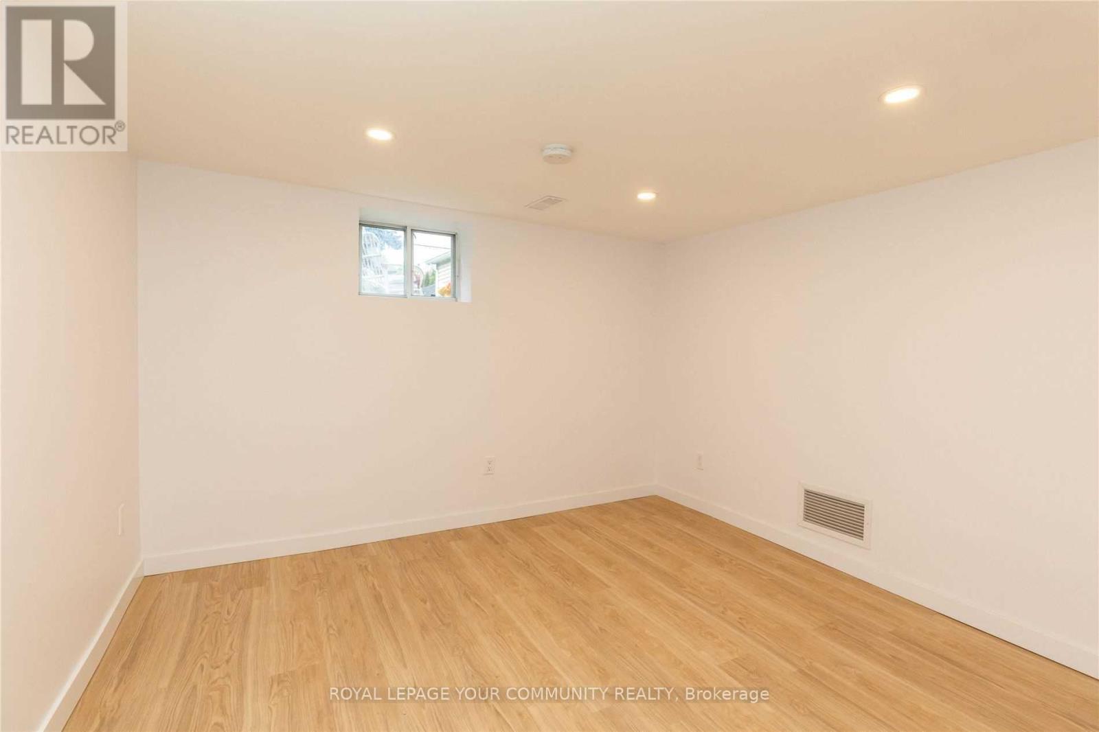 Lower - 1370 Woodbine Avenue, Toronto (East York), Ontario  M4C 4G5 - Photo 6 - E12214550