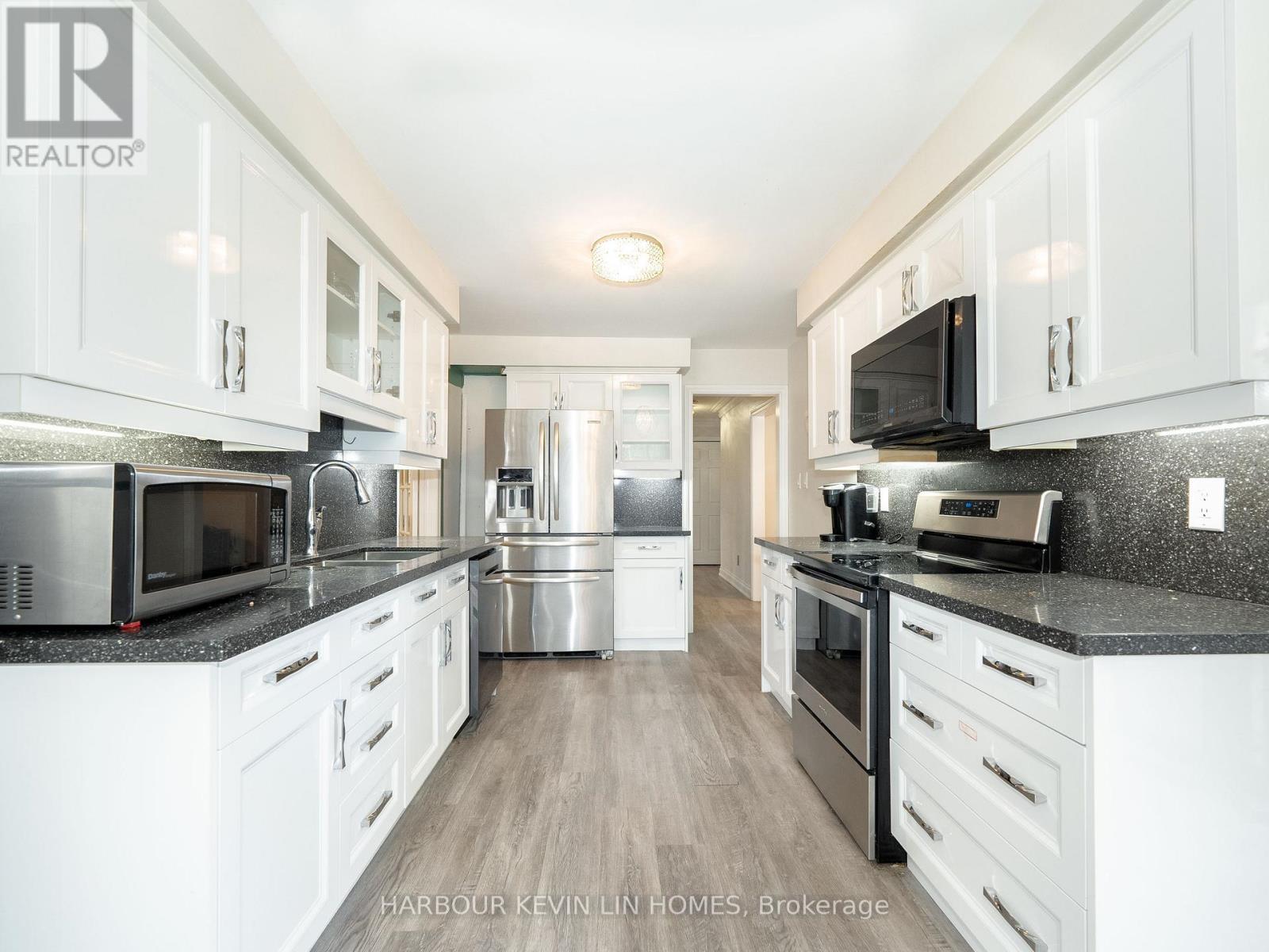 133 O'connor Crescent, Richmond Hill (North Richvale), Ontario  L4C 7R7 - Photo 12 - N12214536