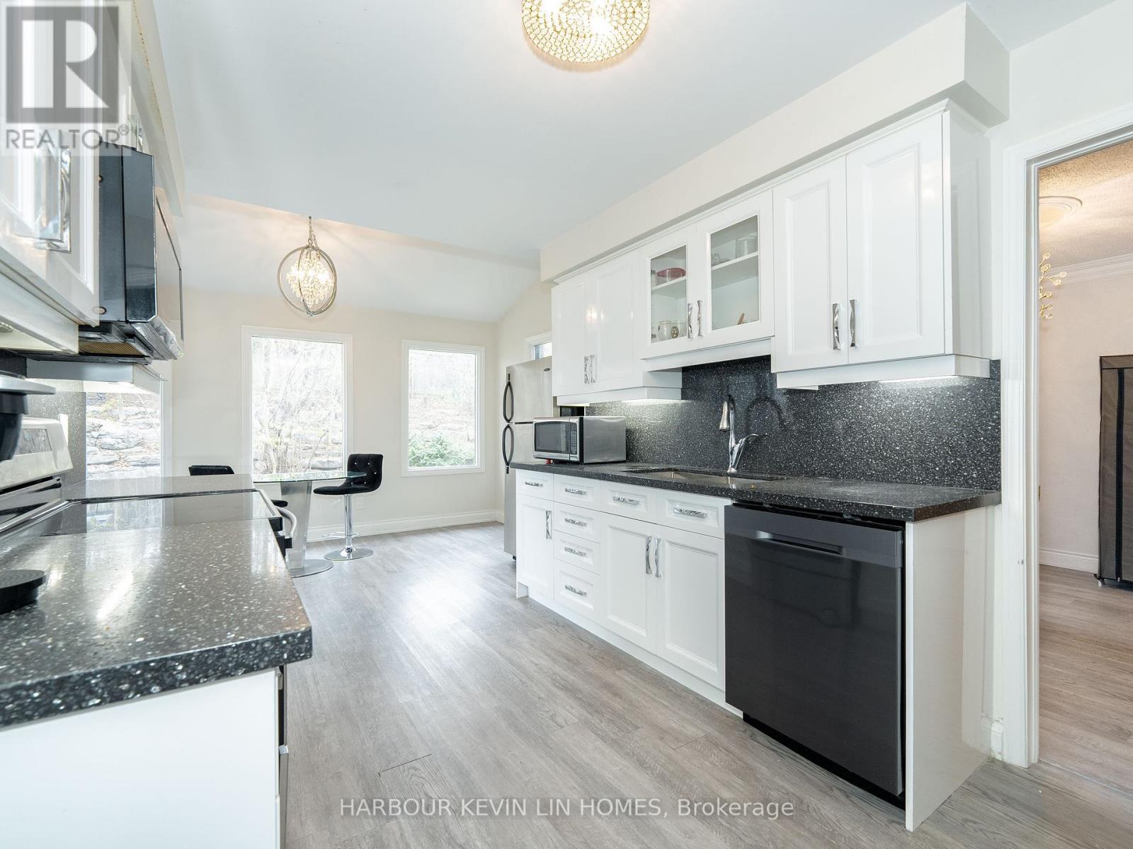 133 O'connor Crescent, Richmond Hill (North Richvale), Ontario  L4C 7R7 - Photo 9 - N12214536