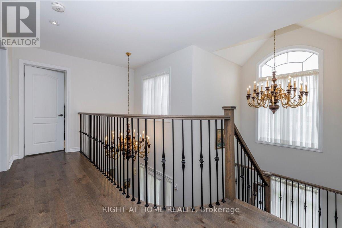 12 Mount Crescent, Essa (Angus), Ontario  L3W 0N4 - Photo 16 - N12214545