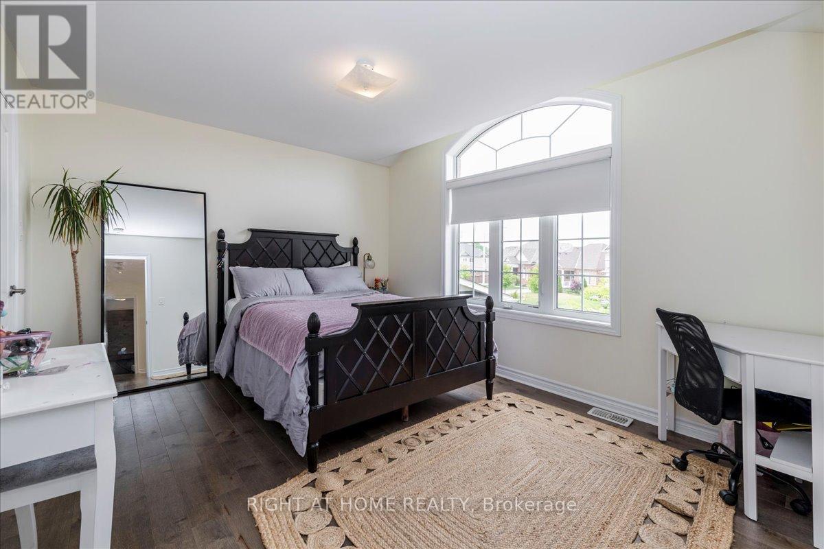 12 Mount Crescent, Essa (Angus), Ontario  L3W 0N4 - Photo 24 - N12214545
