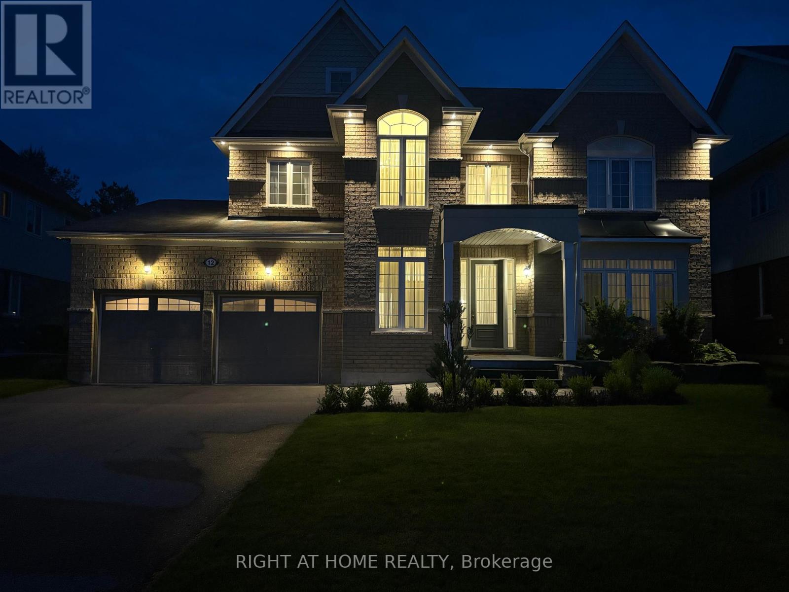 12 Mount Crescent, Essa (Angus), Ontario  L3W 0N4 - Photo 4 - N12214545