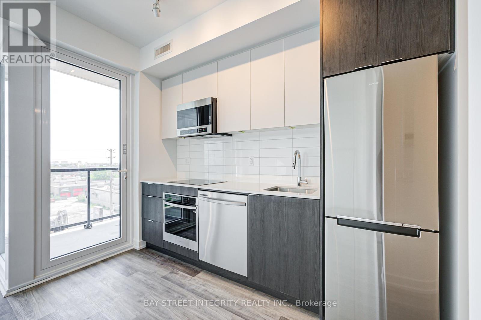 505 - 6 Chartwell Road, Toronto, Ontario  M8Z 0H2 - Photo 13 - W12214540