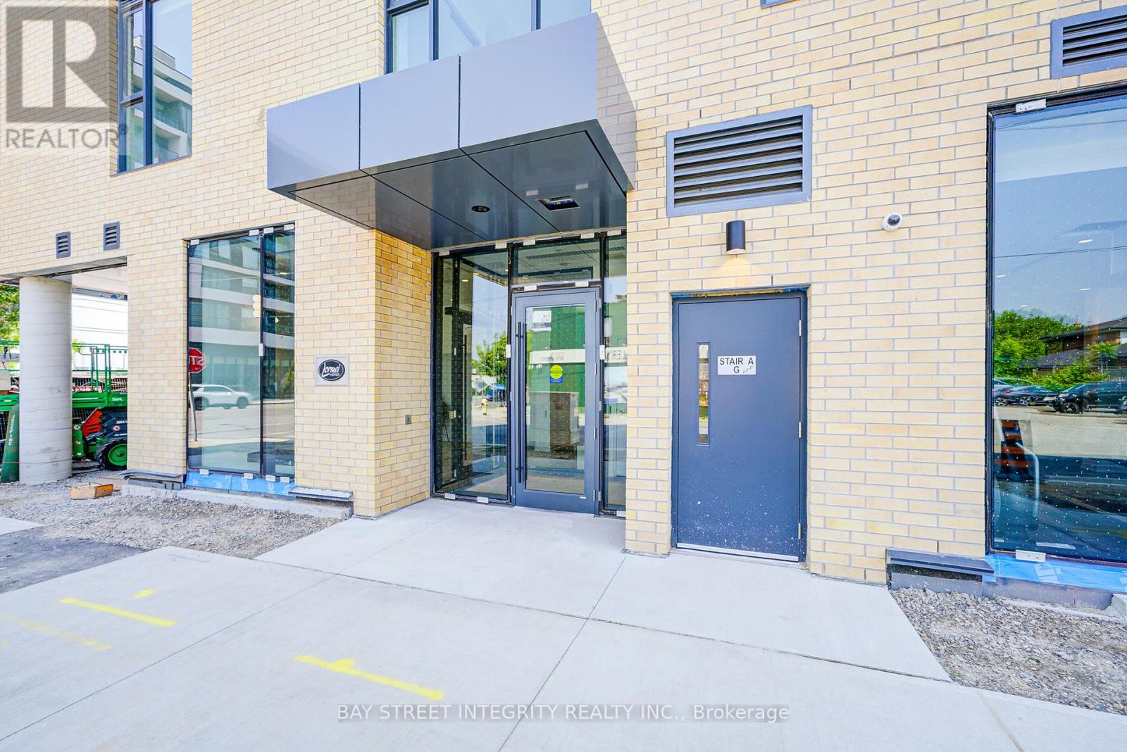505 - 6 Chartwell Road, Toronto, Ontario  M8Z 0H2 - Photo 3 - W12214540