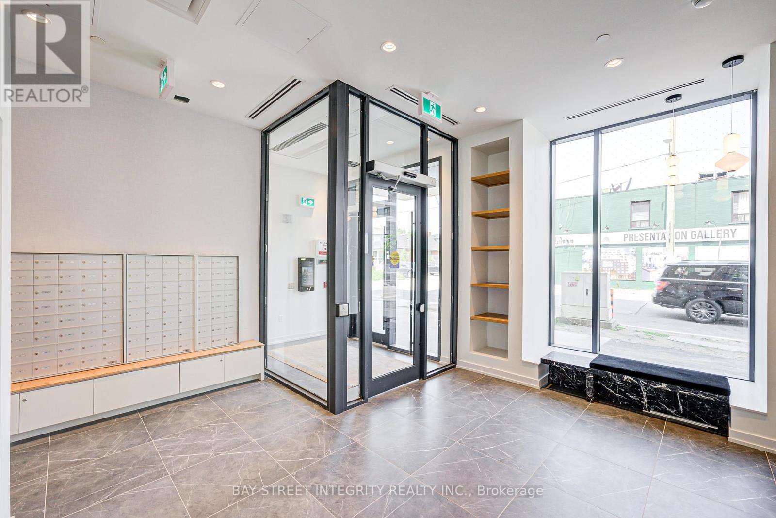 505 - 6 Chartwell Road, Toronto, Ontario  M8Z 0H2 - Photo 4 - W12214540