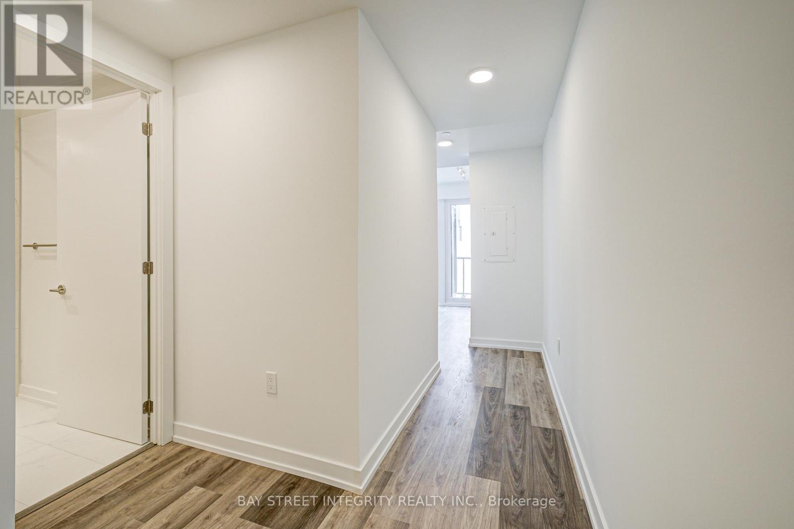 505 - 6 Chartwell Road, Toronto, Ontario  M8Z 0H2 - Photo 7 - W12214540