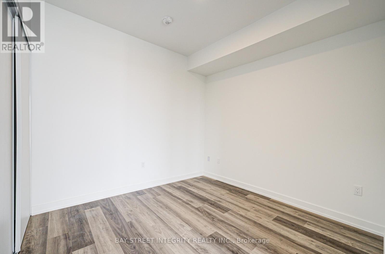 505 - 6 Chartwell Road, Toronto, Ontario  M8Z 0H2 - Photo 8 - W12214540