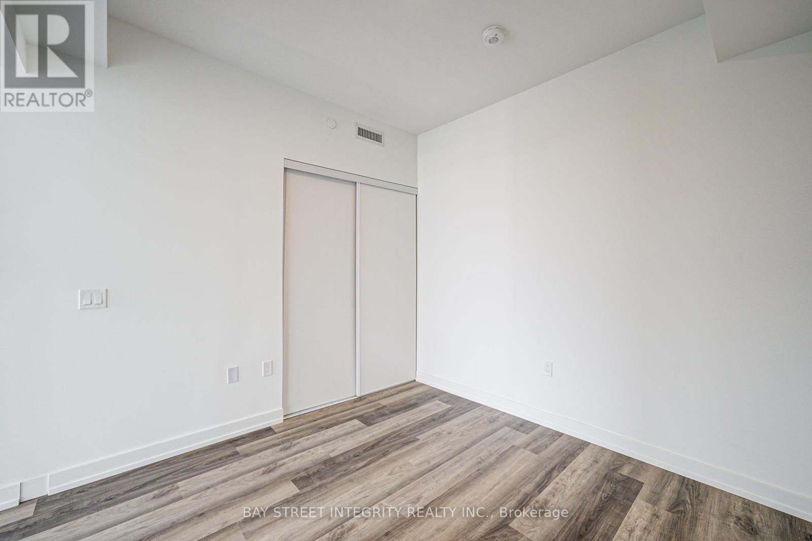 505 - 6 Chartwell Road, Toronto, Ontario  M8Z 0H2 - Photo 9 - W12214540