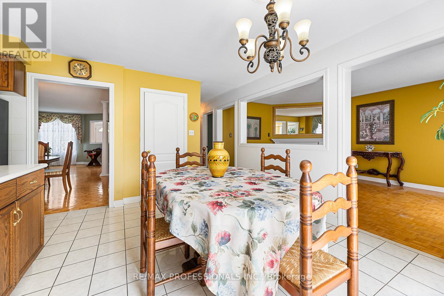 11 Riverwood Terrace, Caledon (Bolton East), Ontario  L7E 1S2 - Photo 10 - W12214555