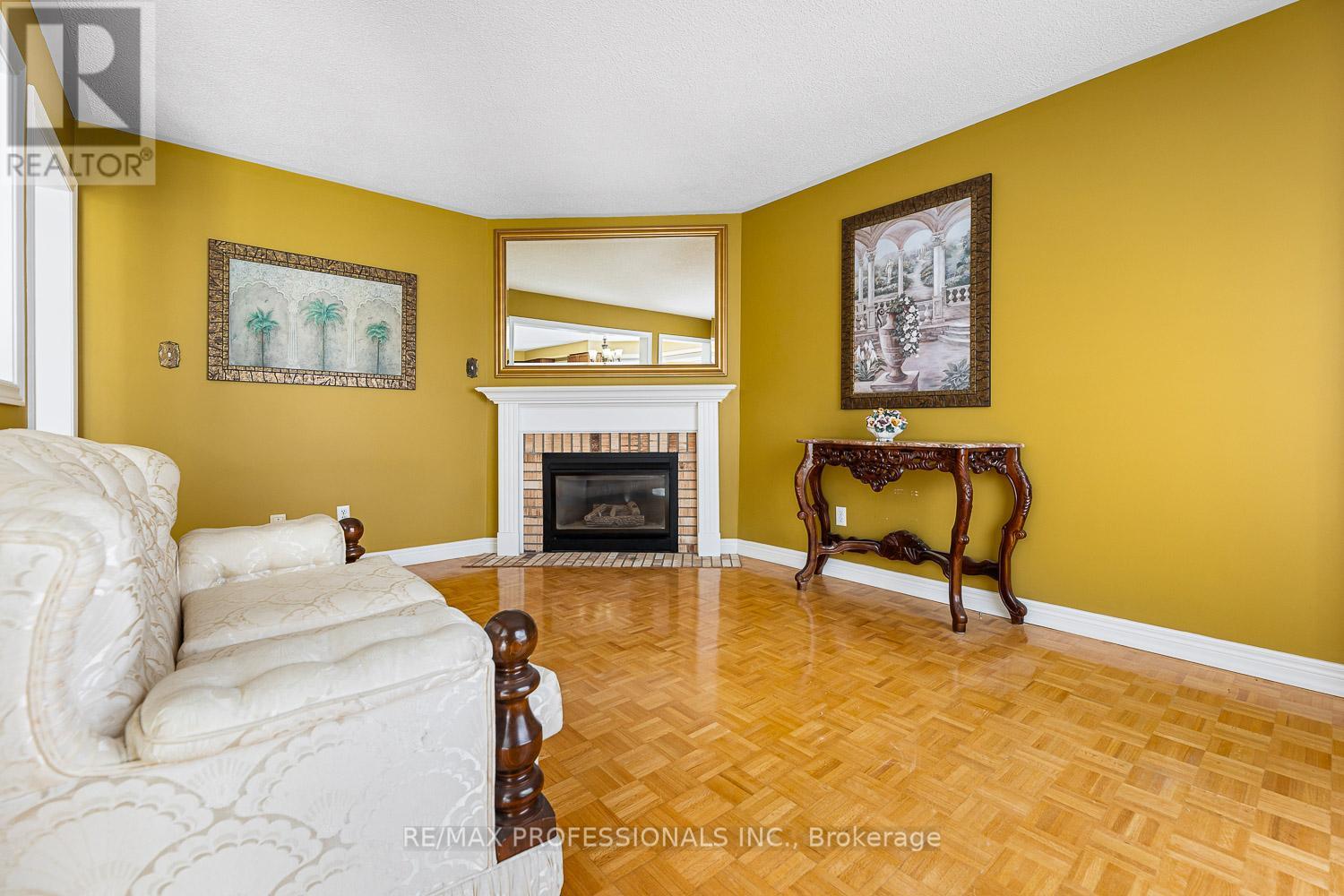 11 Riverwood Terrace, Caledon (Bolton East), Ontario  L7E 1S2 - Photo 11 - W12214555