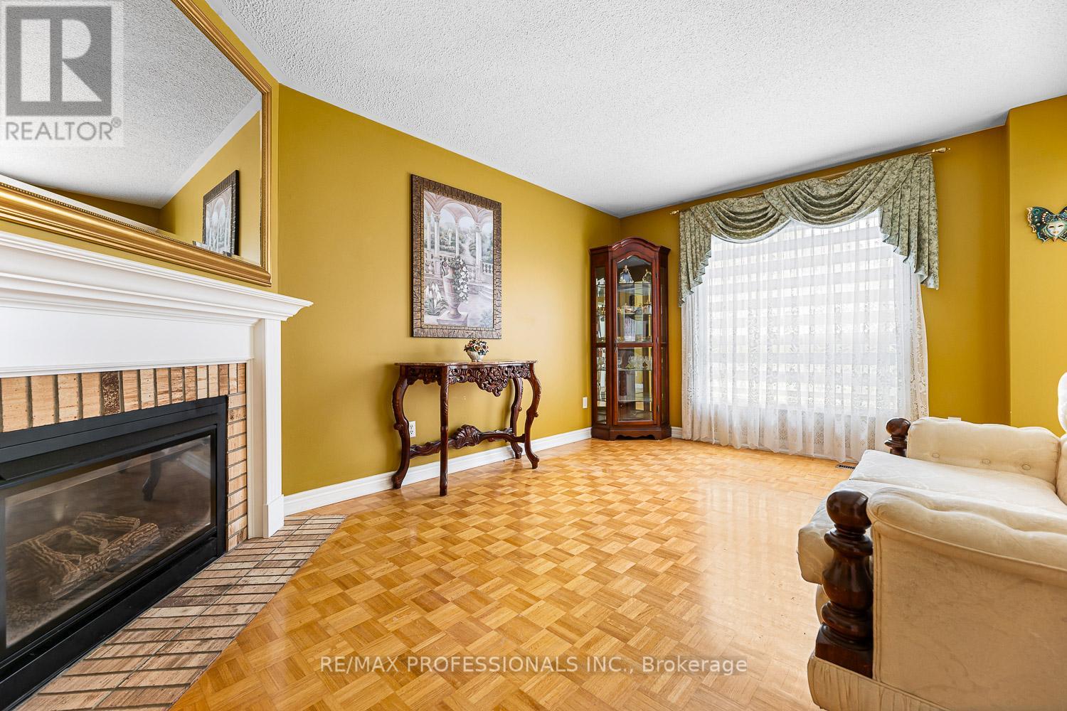 11 Riverwood Terrace, Caledon (Bolton East), Ontario  L7E 1S2 - Photo 12 - W12214555