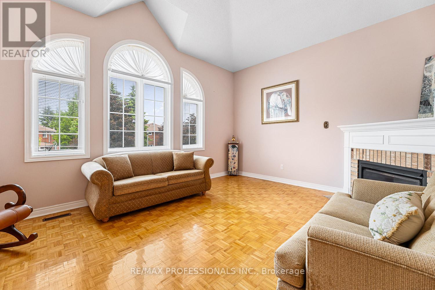 11 Riverwood Terrace, Caledon (Bolton East), Ontario  L7E 1S2 - Photo 17 - W12214555