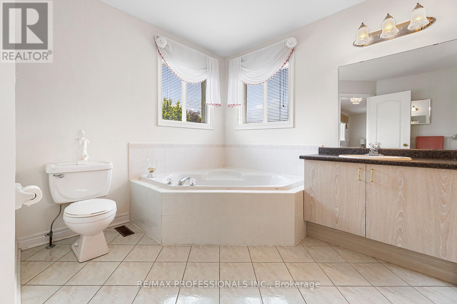 11 Riverwood Terrace, Caledon (Bolton East), Ontario  L7E 1S2 - Photo 28 - W12214555