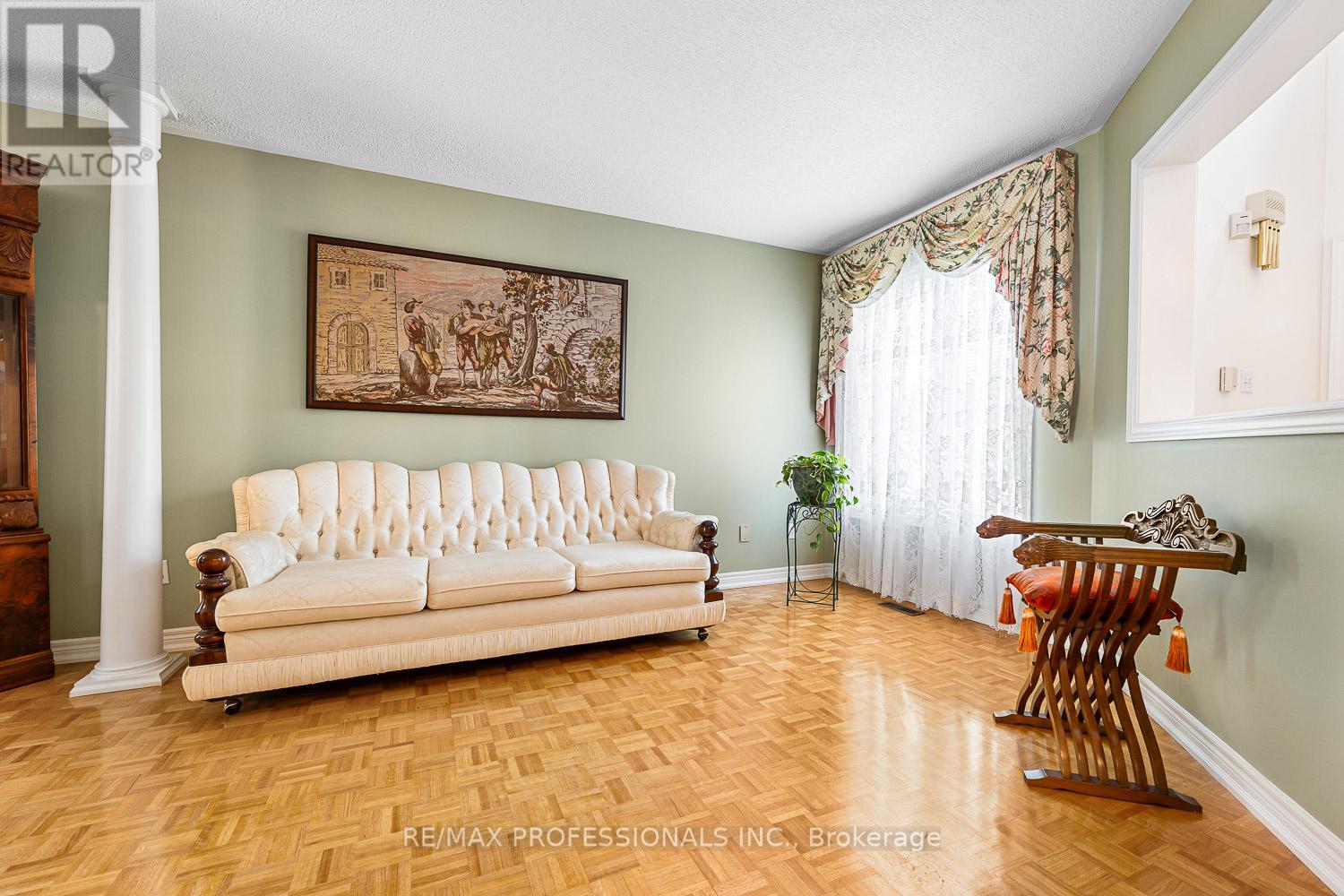 11 Riverwood Terrace, Caledon (Bolton East), Ontario  L7E 1S2 - Photo 5 - W12214555