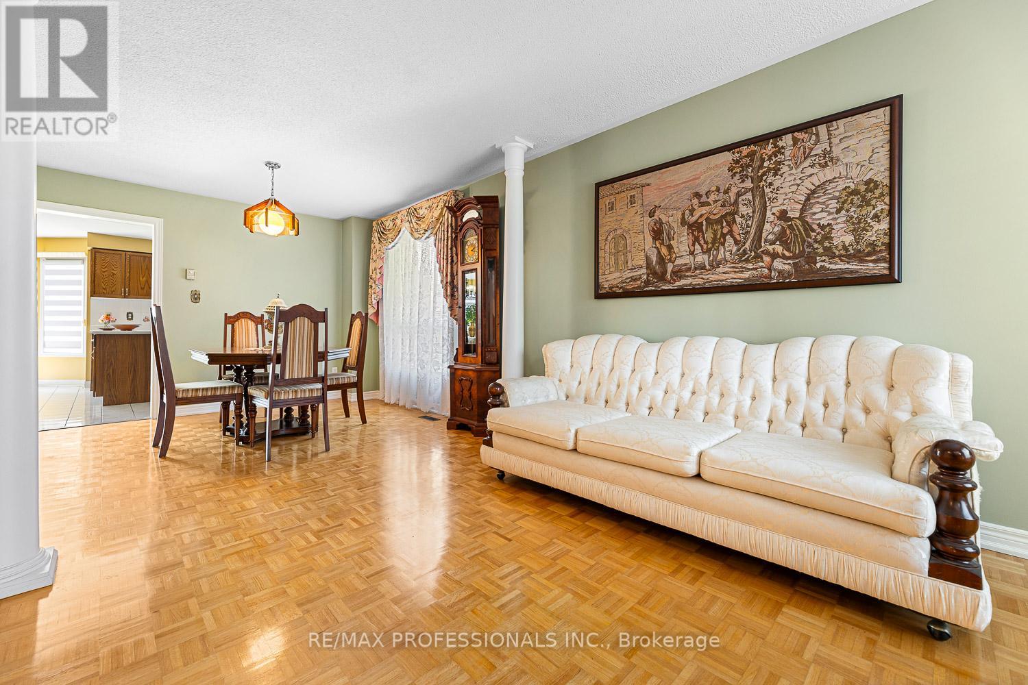 11 Riverwood Terrace, Caledon (Bolton East), Ontario  L7E 1S2 - Photo 6 - W12214555