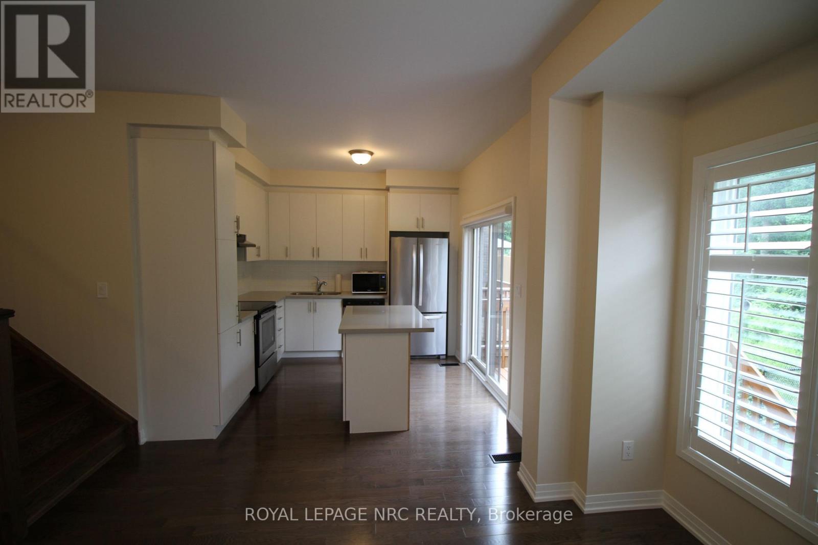 7 Oliana Way, Brampton, Ontario  L6Y 6G8 - Photo 9 - W12183391