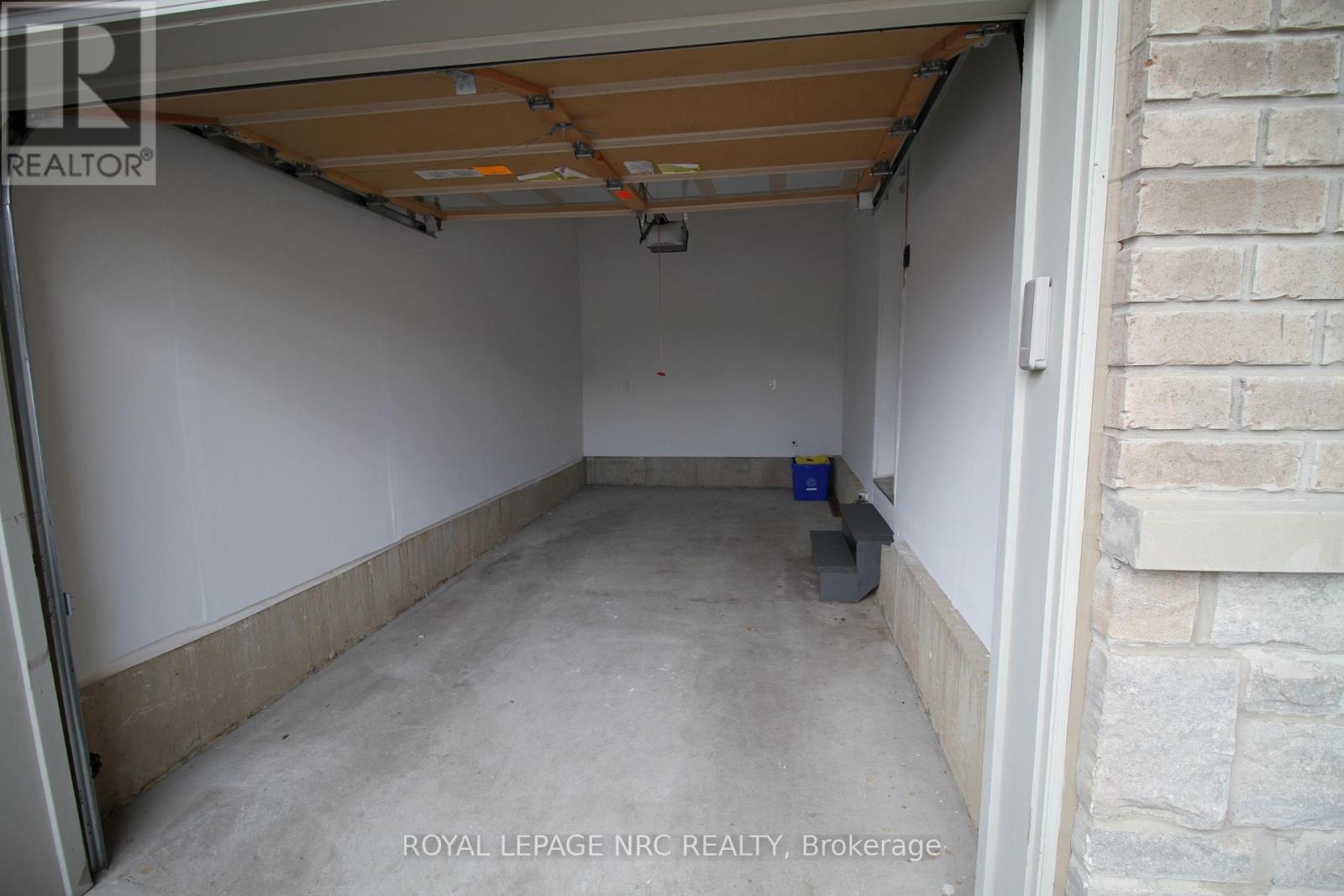 7 Oliana Way, Brampton, Ontario  L6Y 6G8 - Photo 26 - W12183391