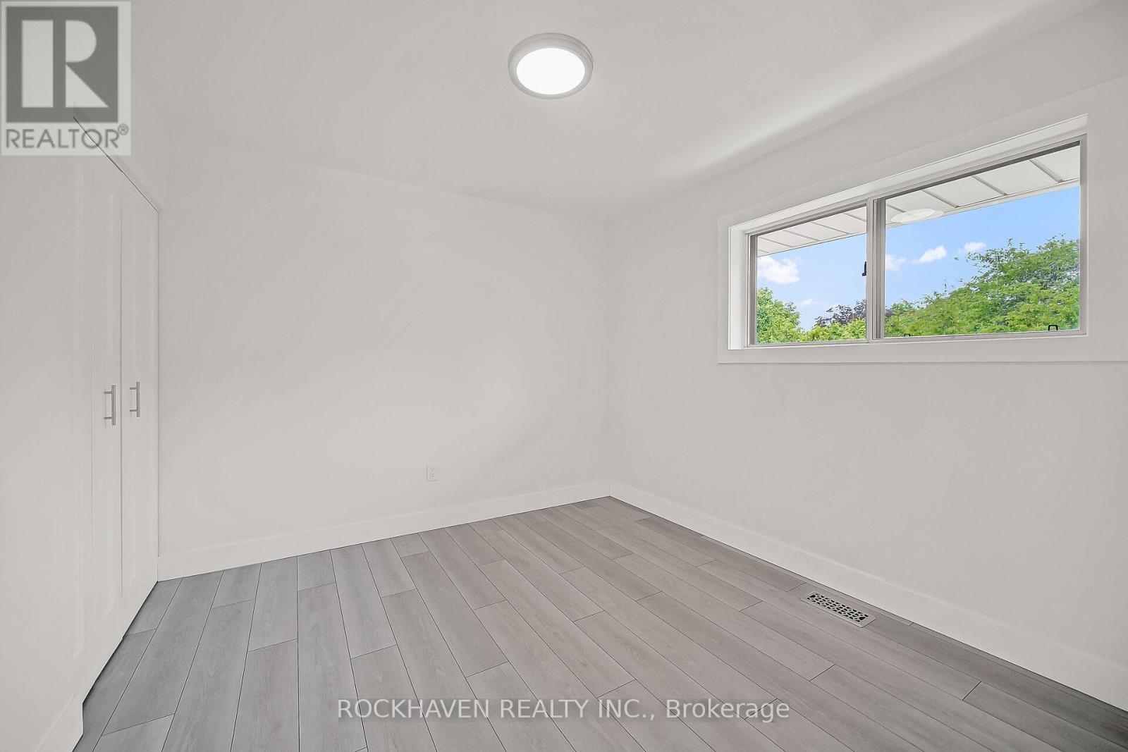 488 Upper Kenilworth Avenue, Hamilton (Huntington), Ontario  L8T 4G8 - Photo 11 - X12214551