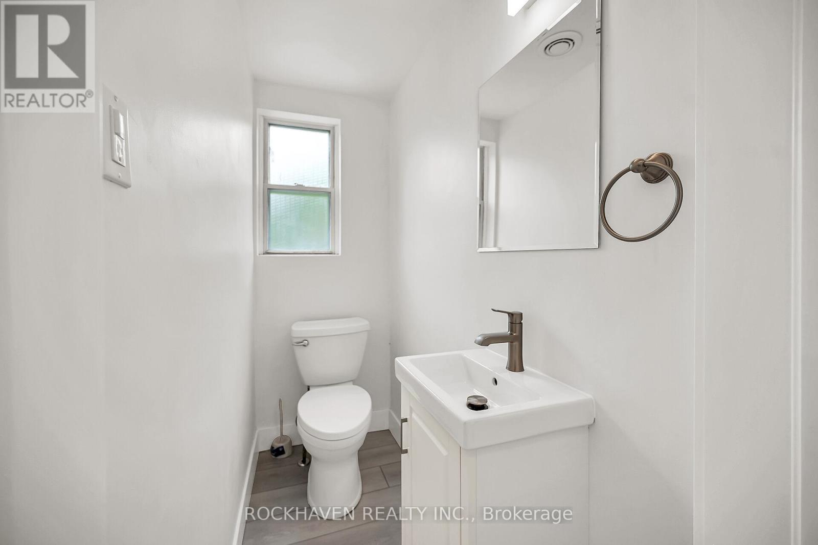 488 Upper Kenilworth Avenue, Hamilton (Huntington), Ontario  L8T 4G8 - Photo 9 - X12214551