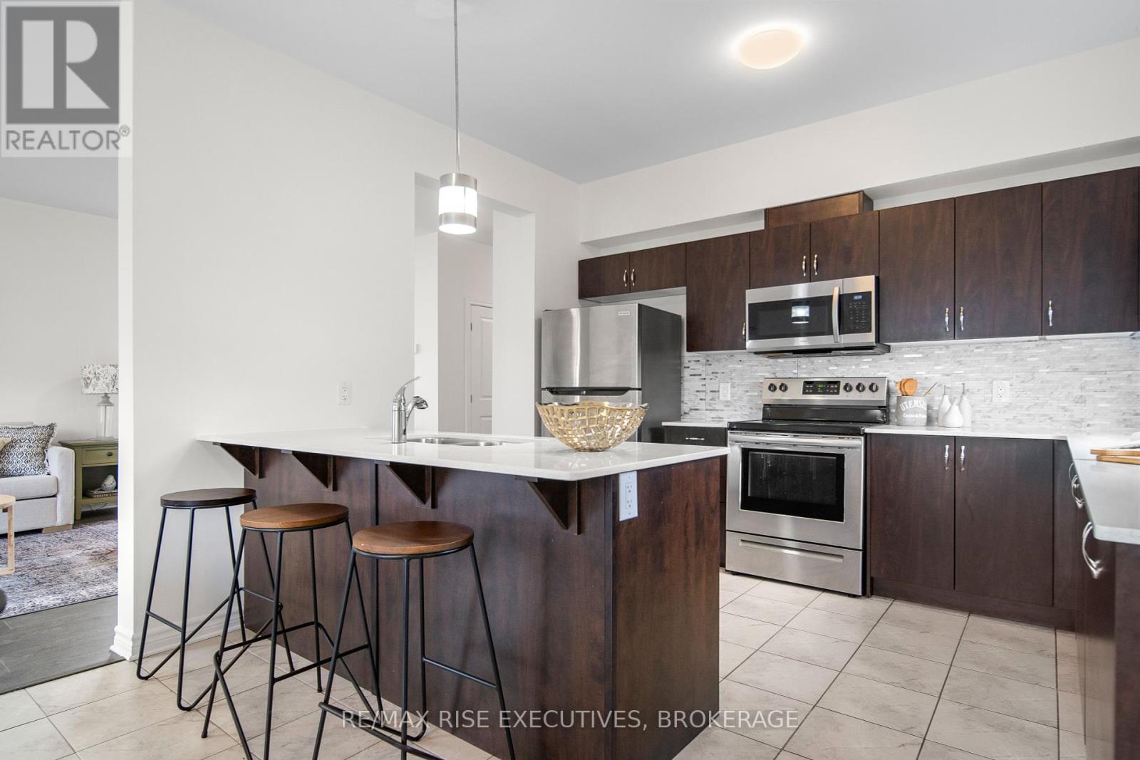 111 Brennan Crescent, Loyalist (Odessa), Ontario  K0H 2H0 - Photo 17 - X12211924