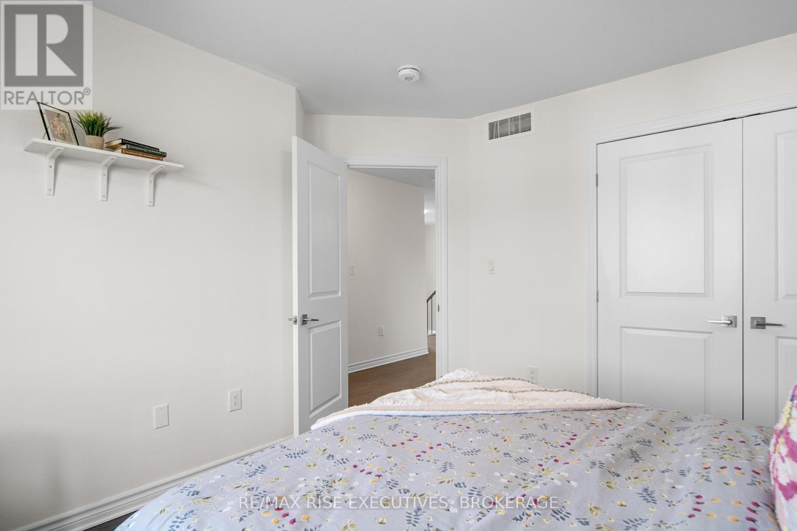 111 Brennan Crescent, Loyalist (Odessa), Ontario  K0H 2H0 - Photo 34 - X12211924