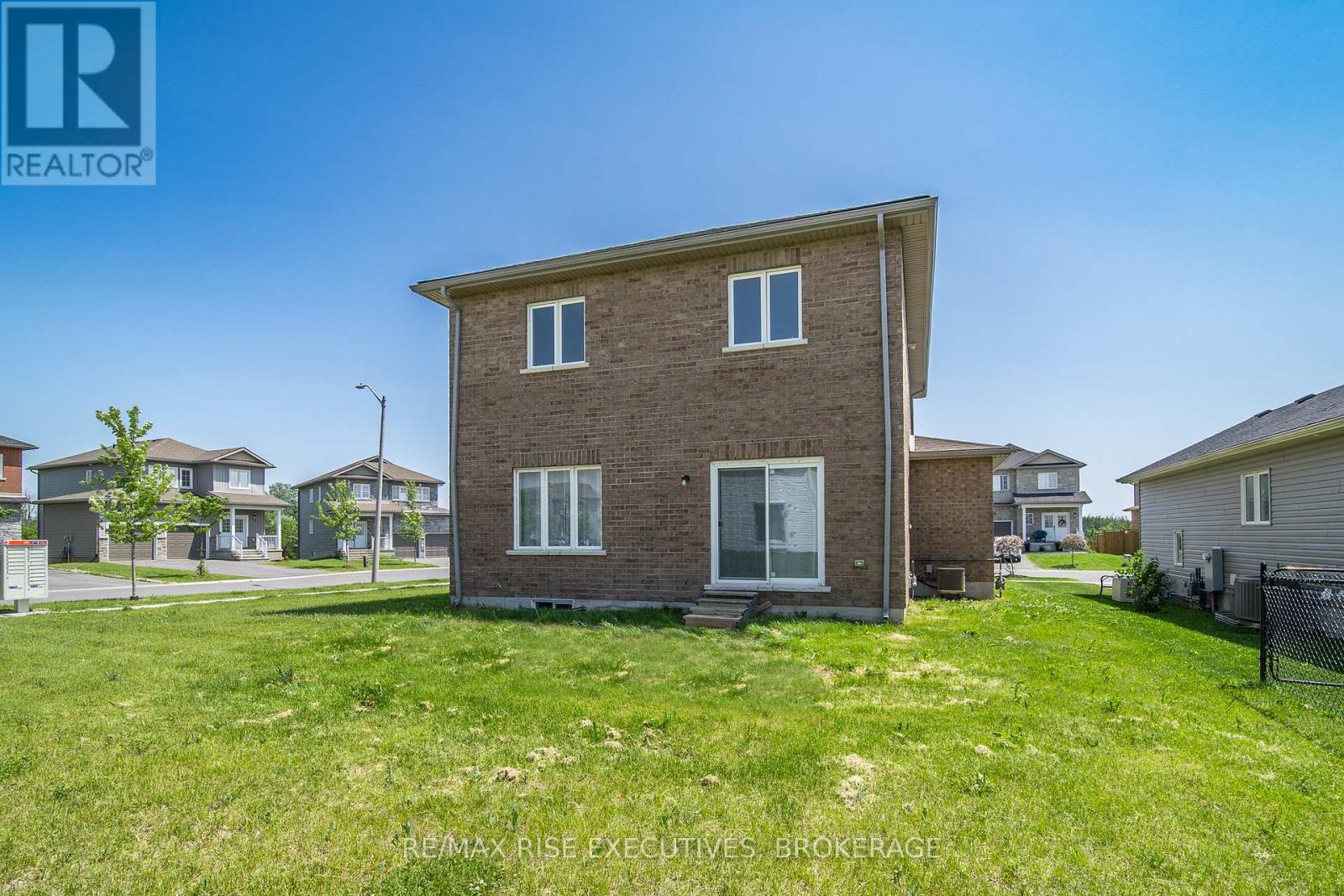 111 Brennan Crescent, Loyalist (Odessa), Ontario  K0H 2H0 - Photo 40 - X12211924