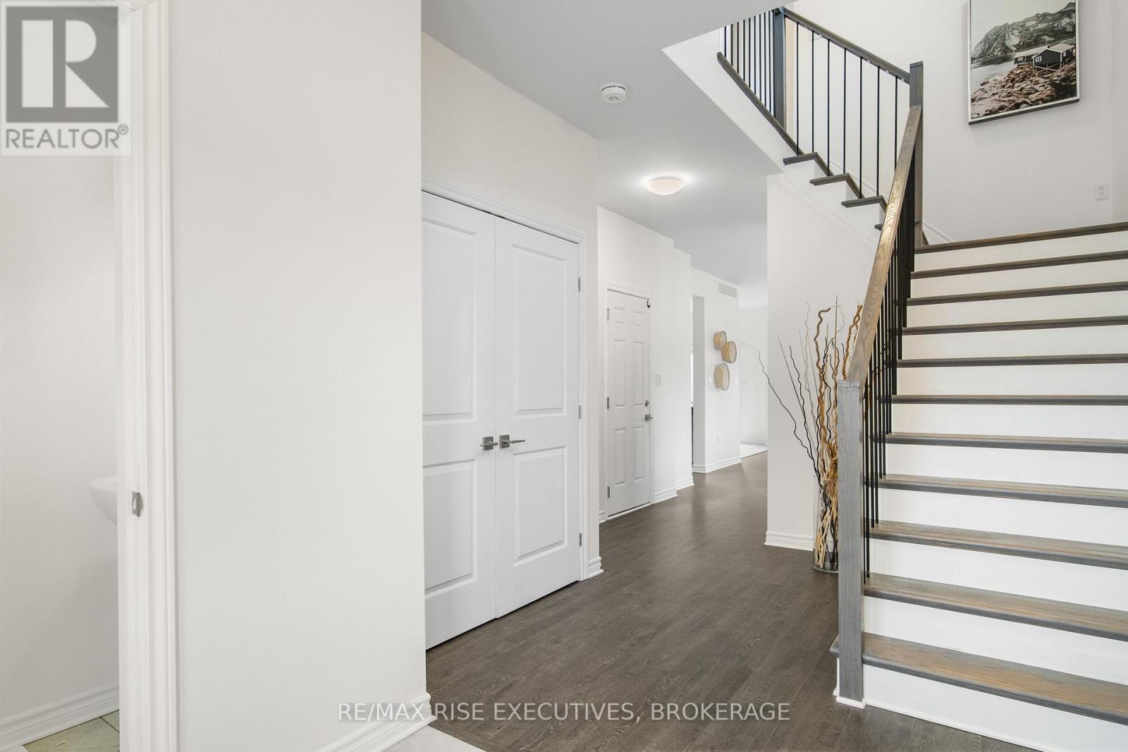 111 Brennan Crescent, Loyalist (Odessa), Ontario  K0H 2H0 - Photo 7 - X12211924