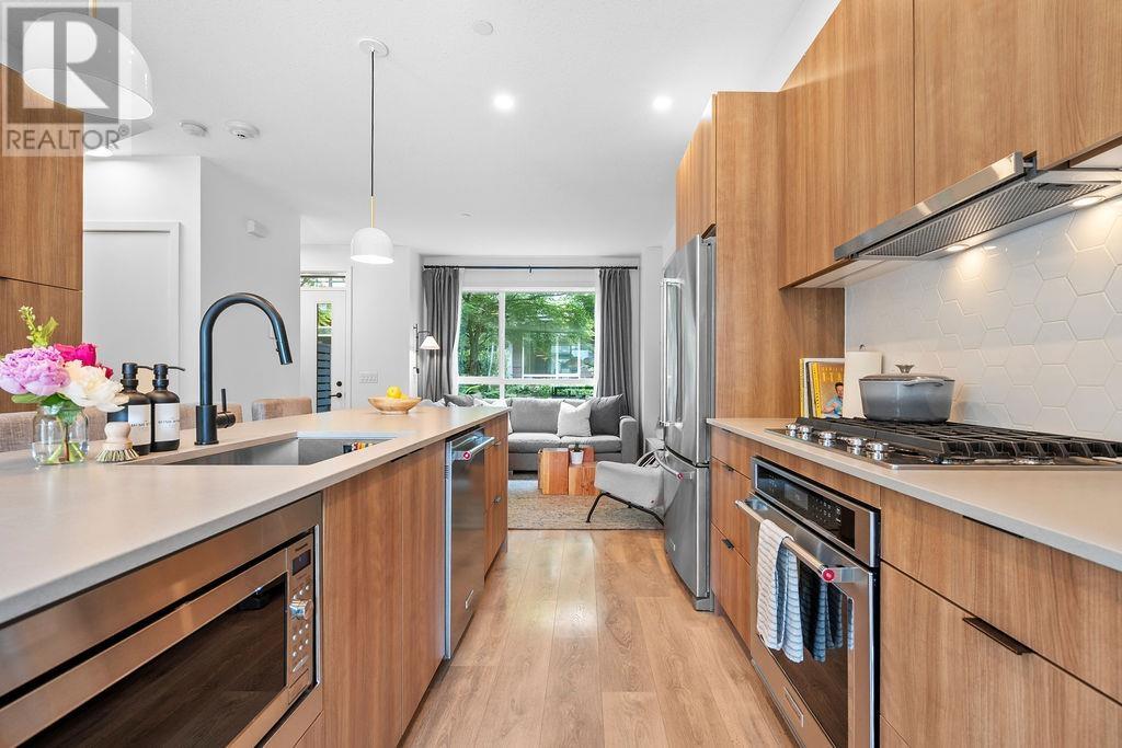16 533 E 3rd Street, North Vancouver, British Columbia  V7L 1G4 - Photo 12 - R3013607