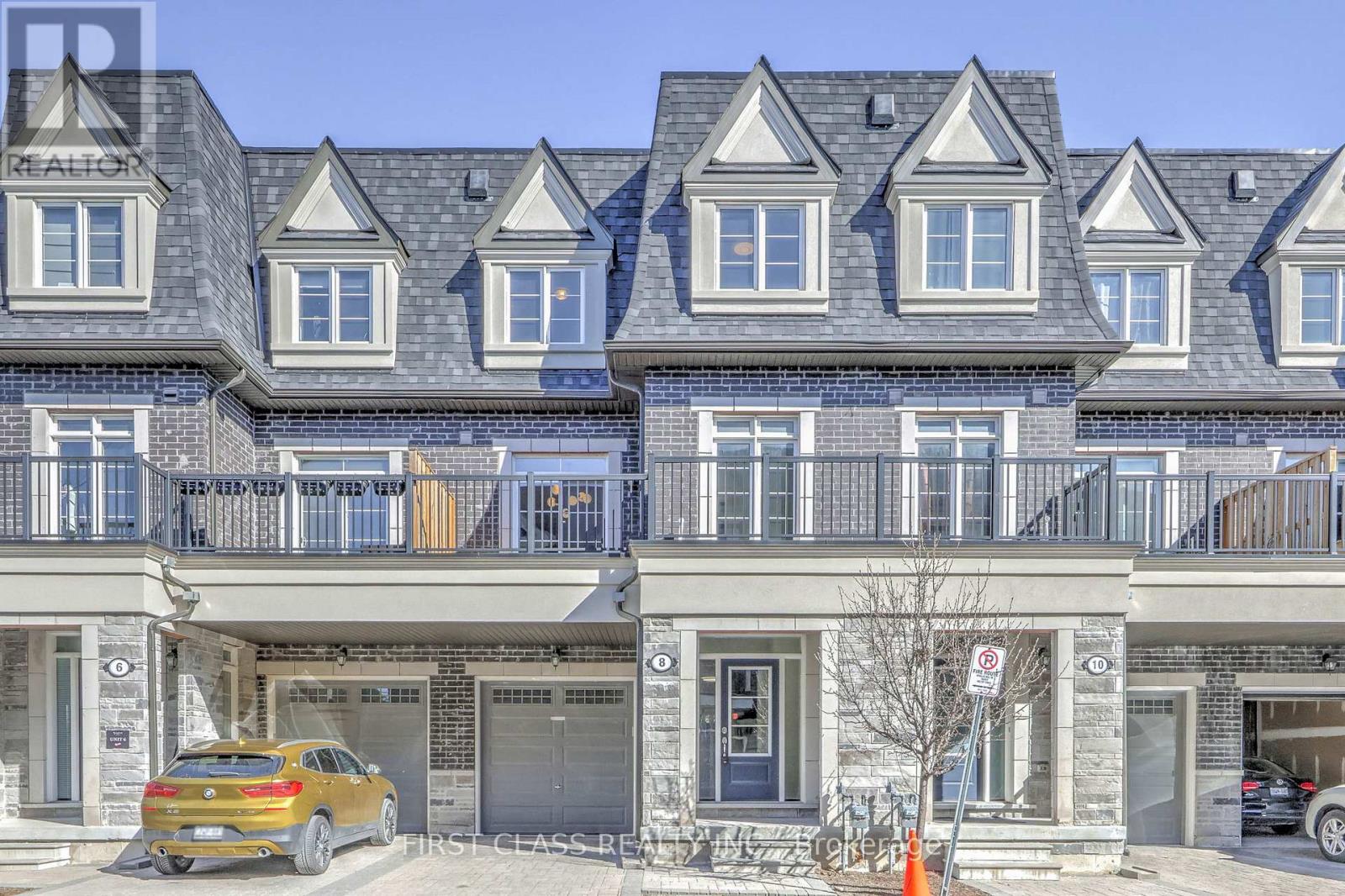 8 DEEP RIVER LANE, Richmond Hill, Ontario